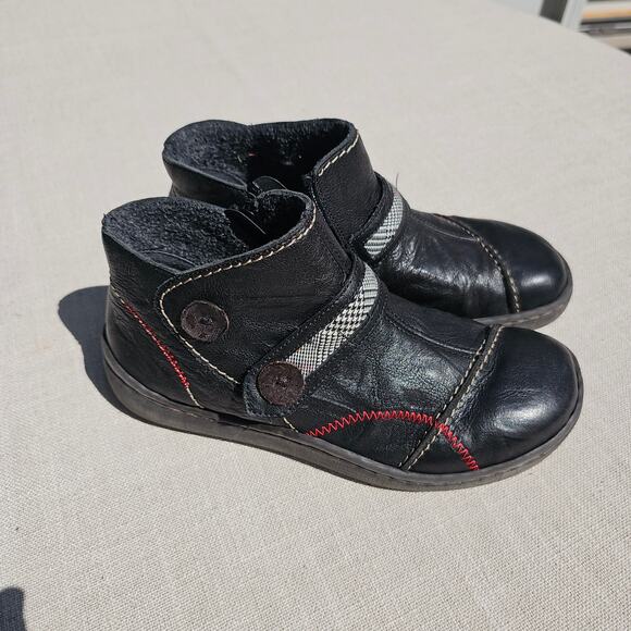 Rieker Black, Red Contrast Trim, Casual Ankle Boot Button Detail Zipper Size 39 - Picture 11 of 11